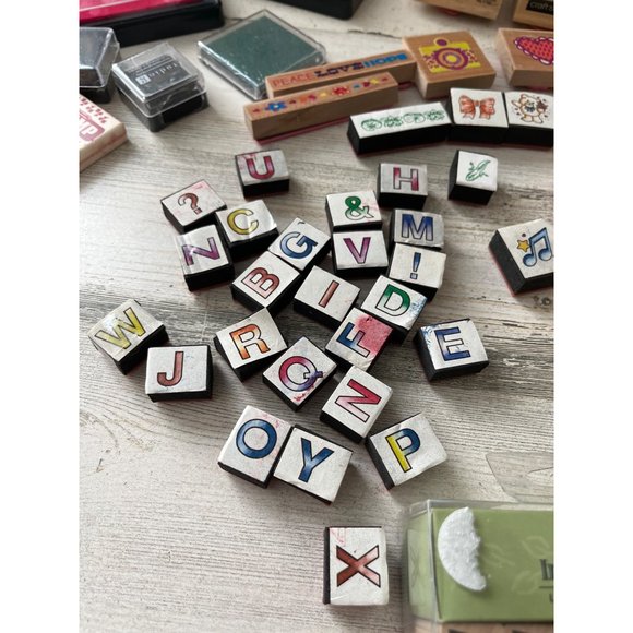 Stamps and ink pads large lot - Picture 4 of 16